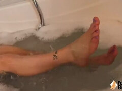 18 ans, Pieds, Femelle, Fétiche des pieds, Hd, Italienne, Pov, Mouillée