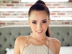 Sucer une bite, Brunette brune, En levrette, Poilue, Branlette thaïlandaise, Embrassement, Adolescente