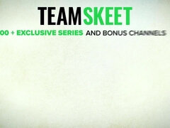 Bruinharig, Rondborstig, Diep in de keel, Voeten, Voetbeurt, Natuurlijke tieten, Kut duiken, Tieten likken