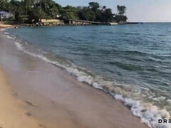 18 jahre, Arsch, Strand, Braunhaarige, Paar, Kehlenfick, Aufs gesicht abspritzen, Öffentlich