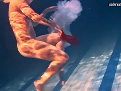 Chica, Tetas grandes, Fetiche, Piscina, Estrella porno, Público, Ruso, Bajo el agua