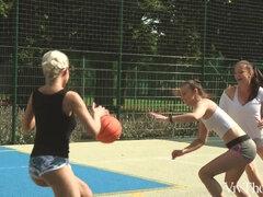 Spel, Vriendin, Lesbisch, Tepels, Orgasme, Geschoren, Plagen, Tiener