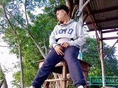 Pinoy guy masturbates in public with loud moaning