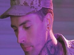 Inked bi dude creampies