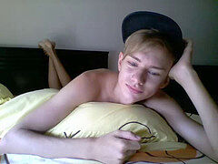 wonderful Blond Twink finishes off