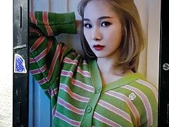 EVERGLOW Mia #3 cum tribute