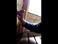 Am Glory Hole abgemolken und es dann selbst besorgt