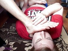 Twink master makes me cum while I worship his feet