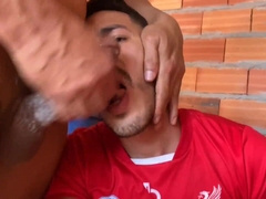 PEDREIRO DOTADO GOZOU DENTRO DO MEU RABO