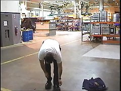Luvbennude strips at work