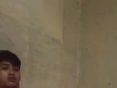 Nagjakol tropa kong gay-for-pay habang nasa harap nya kami