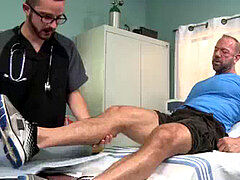 Injured dad assfucked his doctor in the clinic