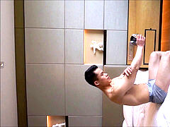 chinese Muscle Jock Gets nude