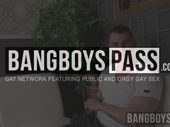 Hot muscular guy shows me his fresh cock for me to deepthroat