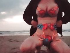 Exhibitionist at beach!!! Gina cum