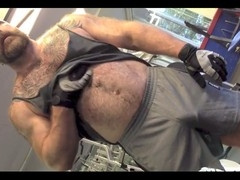 Will Angell shows off his furry gym physique