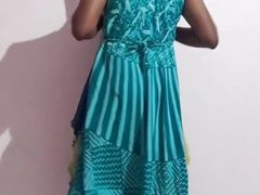 Gunjan in saree peeing