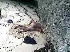 Negao  flagrado transando na praia