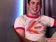 Amateur jocks bj joy with a thirsty old hunk