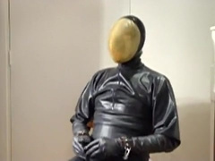 Vacuum mask breath control