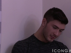 Tempting roommates Justin Dean and Zack Grayson have anal sex in their room