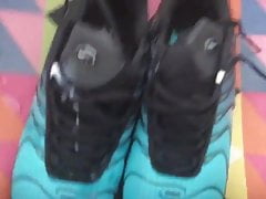 nice cum on my sneakers