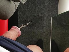 Piss in Channingroom