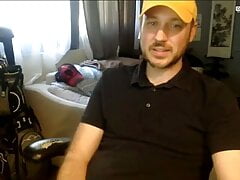 Shy daddy showoff his cock on cam