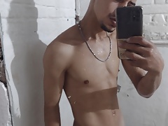 a quick masturbation during the bath always relieves well