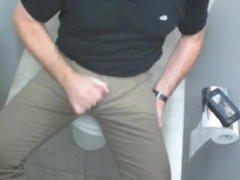 Draining-off in the office restroom stall