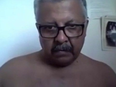 Hot homemade video of a young and fat guy giving a hot handjob to a young and fat babe