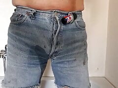 Pissing in tight jeans