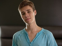 Beefy DILF Billy Santoro fucking slender Lucas Leon