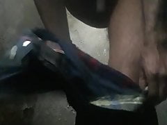 Indian man kapde khola 2