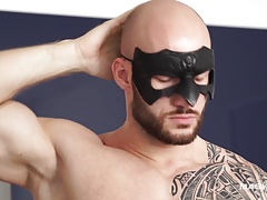Bodybuilder David Jerks his Big Uncut Cock