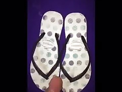 Havaianas ni ate kaka hubad lang..
