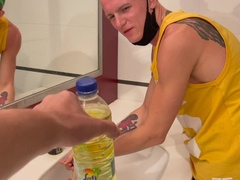 The dude glued me on the bus and blew me for a bj