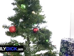 I'll be Hole for Christmas Pt. 4 Featuring Dakota Lovell, Brody Kayman, Jaycob Eloisee - FamilyDick