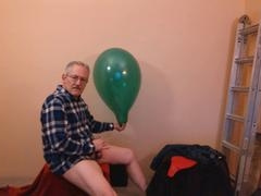 Grandpa's 16" Balloon Burst"