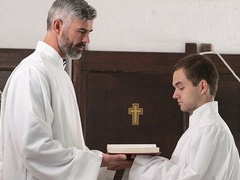 Handsome DILF Father Oaks fucks twink Marcus Rivers