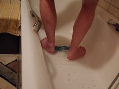 Total_Pig washes in the bathtub and displays off his pecker and culo