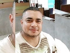 Gordo masturbadose