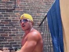 DiegoB Smashing The Neighbor