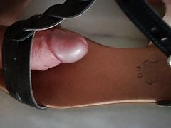 Dans sandale de ma femme
