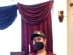 jovencito se masturba al llegar del colegio