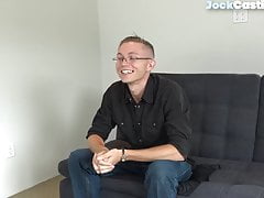 Casting spex amateur jerks off in solo action