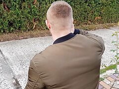 Maskurbate - Masked Muscle Hunk Zahn Jerking Outdoors