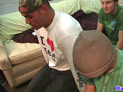 Straighty pledge gives head at frat party