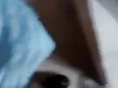 Maduro Comendo uma Bundinha no Banheiro Publico