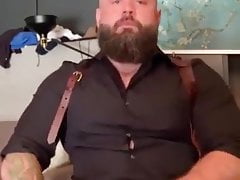 HOT BEARDED MUSCLE BEAR WANKER